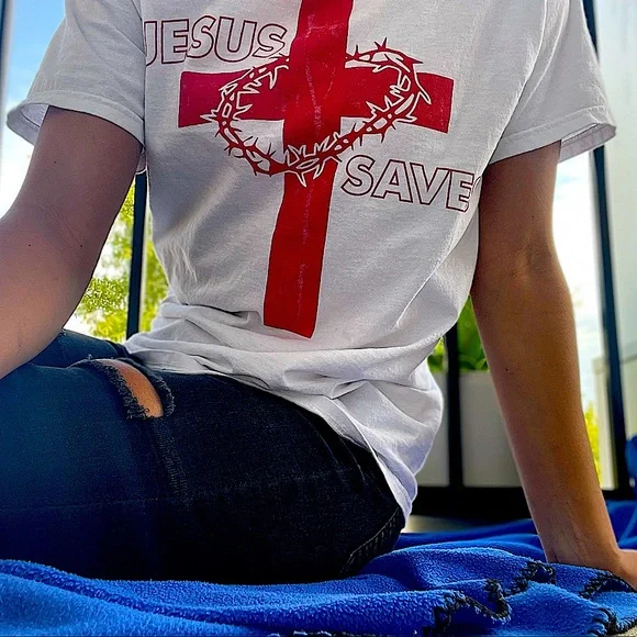 Jesus Saves T-Shirt - Picture 4 of 4